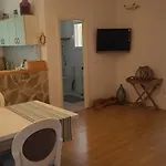 Vila Pomalovilla At Gradina Cove *