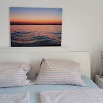 Vila Pomalovilla At Gradina Cove *
