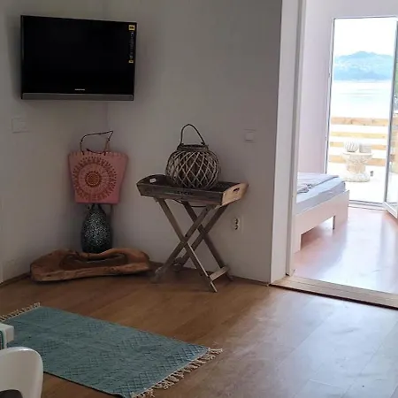 Pomalovilla At Gradina Cove Villa
