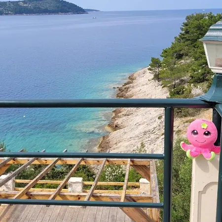 Pomalovilla At Gradina Cove *