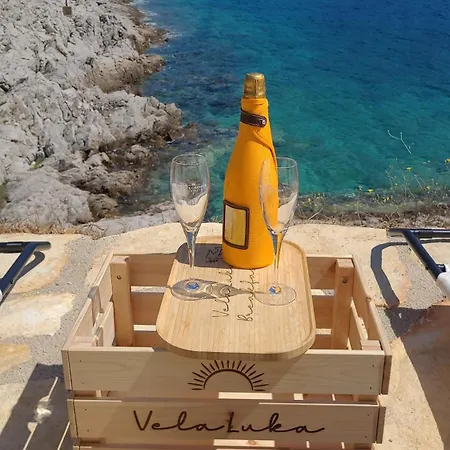 Willa Pomalovilla At Gradina Cove