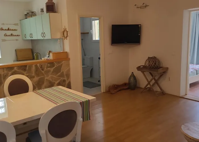 Villa Pomalovilla At Gradina Cove *