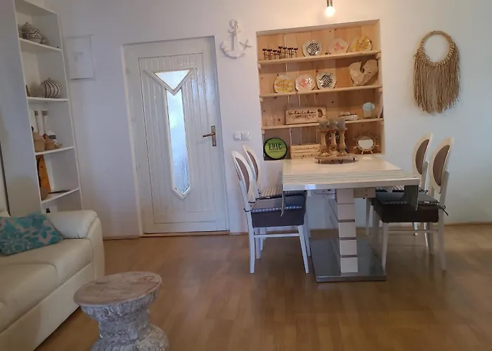 Pomalovilla At Gradina Cove Villa