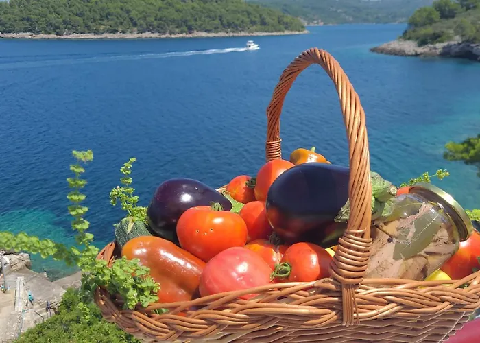 Pomalovilla At Gradina Cove Villa