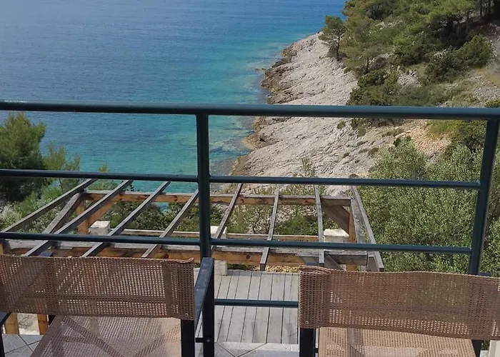 Pomalovilla At Gradina Cove *